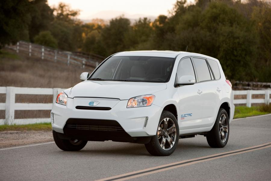  Toyota RAV4 EV Concept 2010 года  (фото 6 из 48)